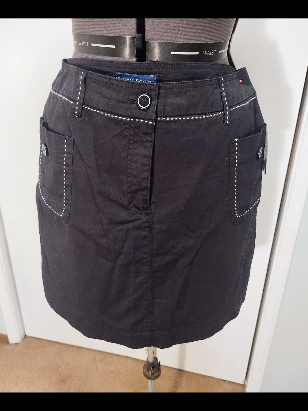 NWT, Karen Scott Black Mini Skirt with Contrast Stitching Size 8